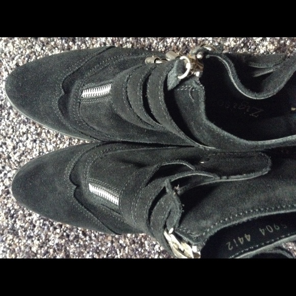 NIB Triple Buckle Booties - Picture 5 of 8